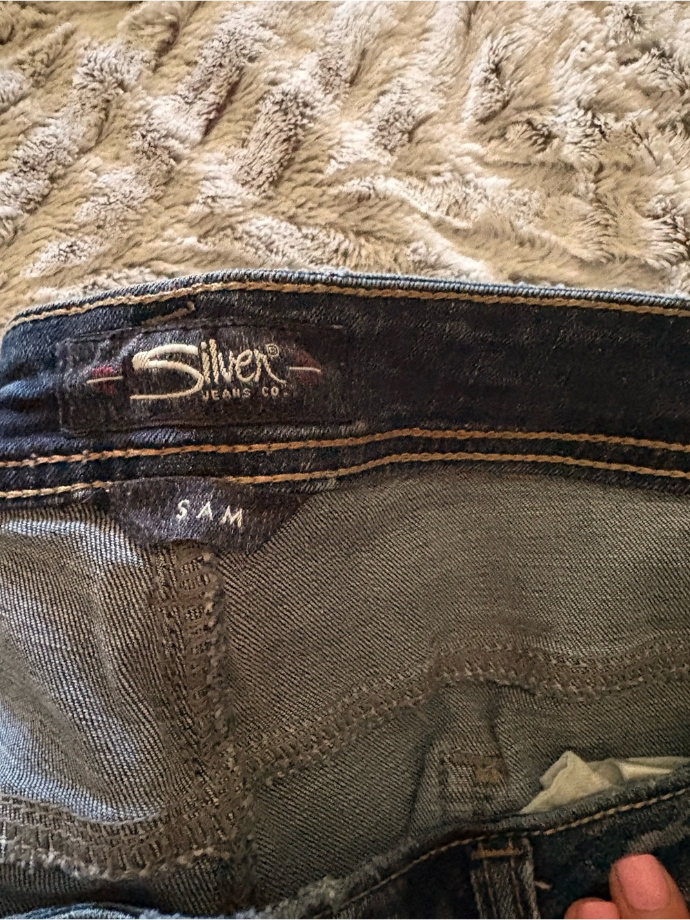 Silver Jeans Women's Faded Blue Ankle Jeans - Cropped Style